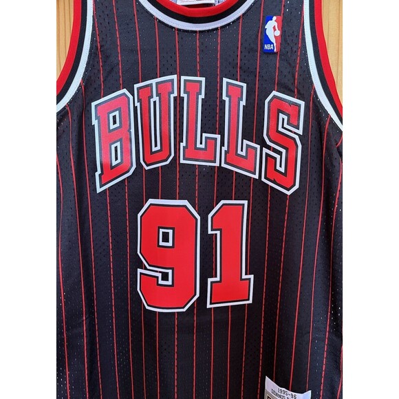 Mitchell & Ness NBA Swingman Bulls Dennis Rodman Alternate Jersey 95-96 Size XL - Picture 4 of 12